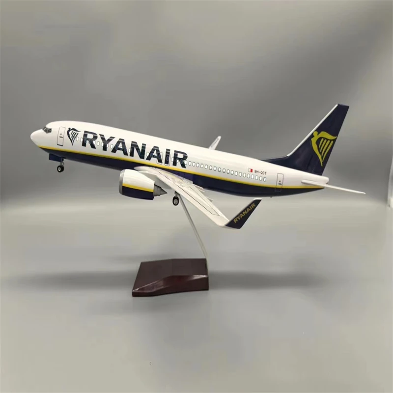 

43cm Scale Irish Ryanair Aircraft Model 737-800 Aircraft Model Ornament Resin Material Decorative With Plane Model Collection