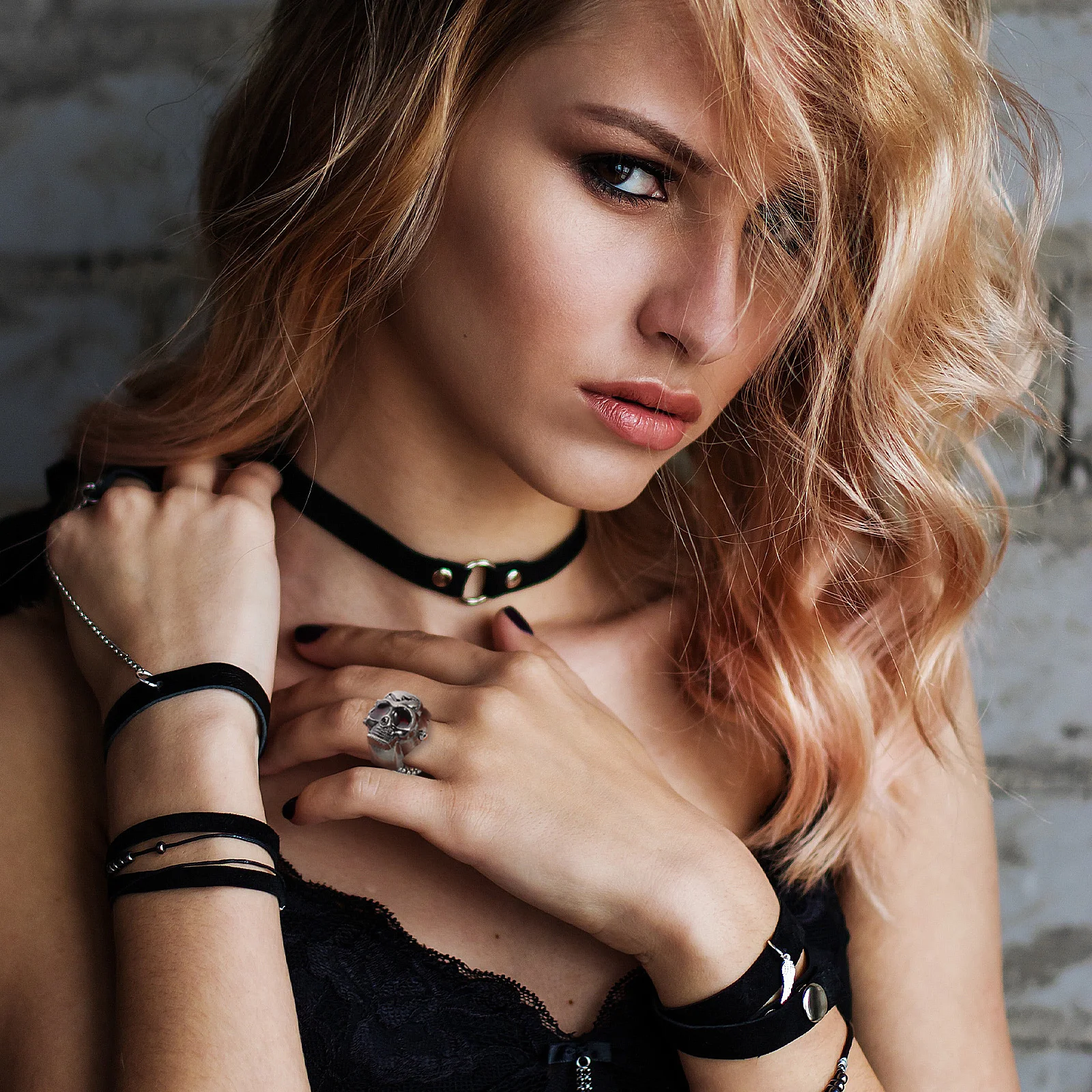 

2Pcs Vintage Flip-Open Cover Finger Ring Watch Durable Wear-Resistant Easy-Read Dial Punk Accessory Skull Finger Watch