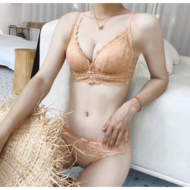 작은 가슴이 두꺼워지고 모여 여성의 마크리스 속옷 섹시한 레이스 아름다운 등이 강철 링 브라 없이 카스 부