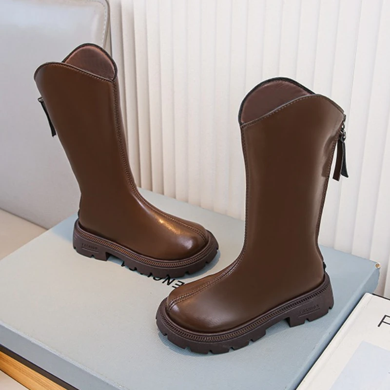 بطانة مخملية مزدوجة الوجه للفتيات وسحاب خلفي تصميم أحذية عالية موضة جديدة أحذية جلدية مقاومة للماء في الخريف والشتاء.