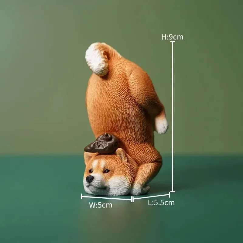 JXK 1/6 Maßstab Harz-Modell Straßenhund mit Sofa und Banane, Heilendes Liebliches Tierfigur, 5x5,5x9cm, Auto-/Schreibtisch-Dekoration