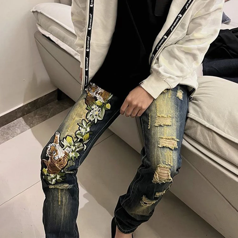 2024 High Street Hip Hop Floral Tiger Pantalones Rasgados Personalizados Jeans Delgados Primavera Y Otoño Estilo Hermoso Desinhibido Moda Gótica Recta Pantalones Vendedores Calientes