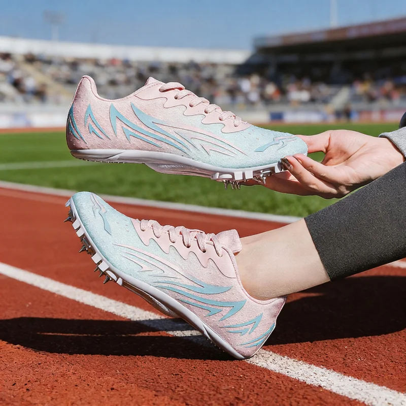 

Обувь для бега для спринта. Легкая тренировочная спортивная спортивная обувь. Длинные легкие и полевые шипы на шнуровке. Обувь для тренировок. Гоночные кроссовки.