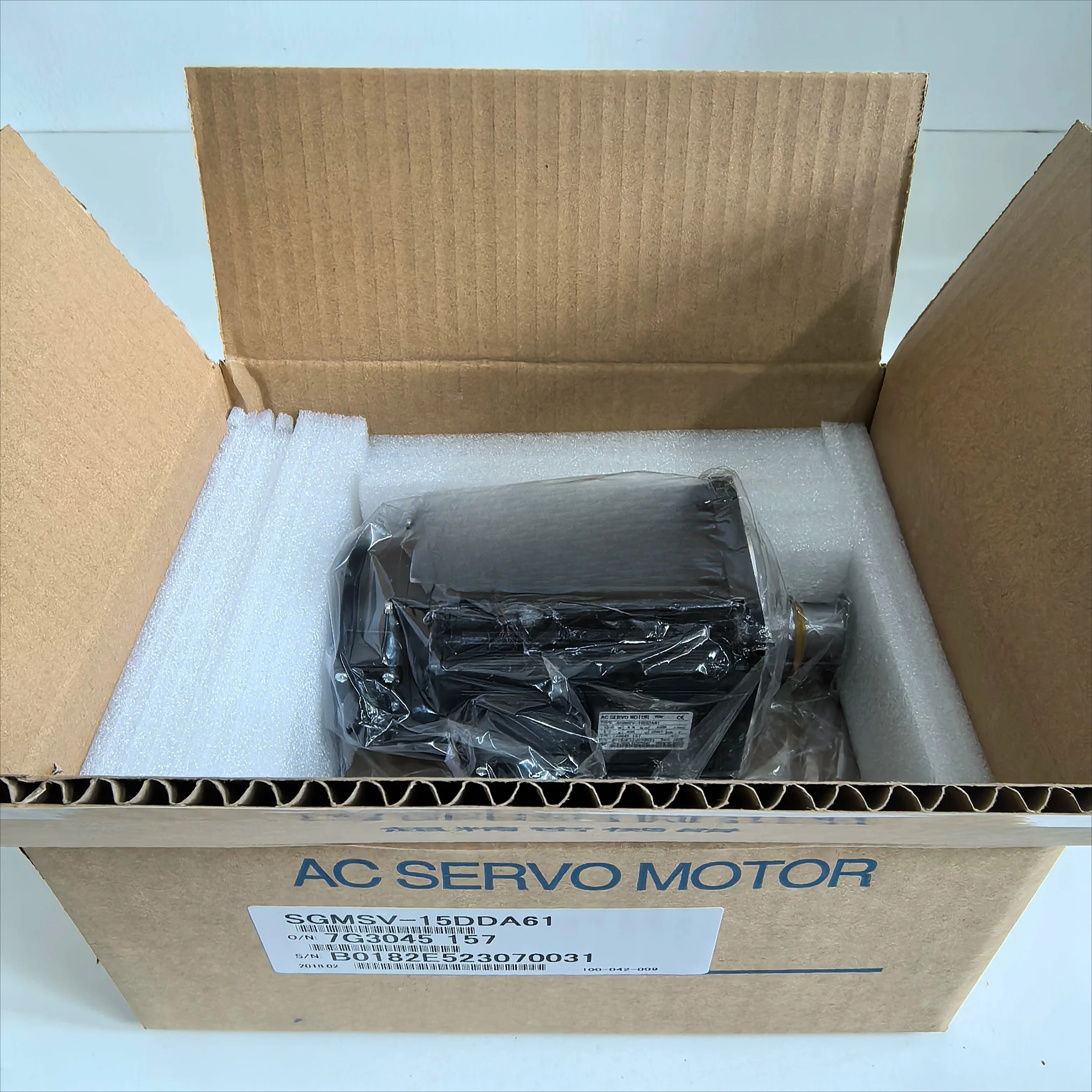 Bild 7: Neuer SGMSV-15DDA61 Servomotor mit Expresslieferung