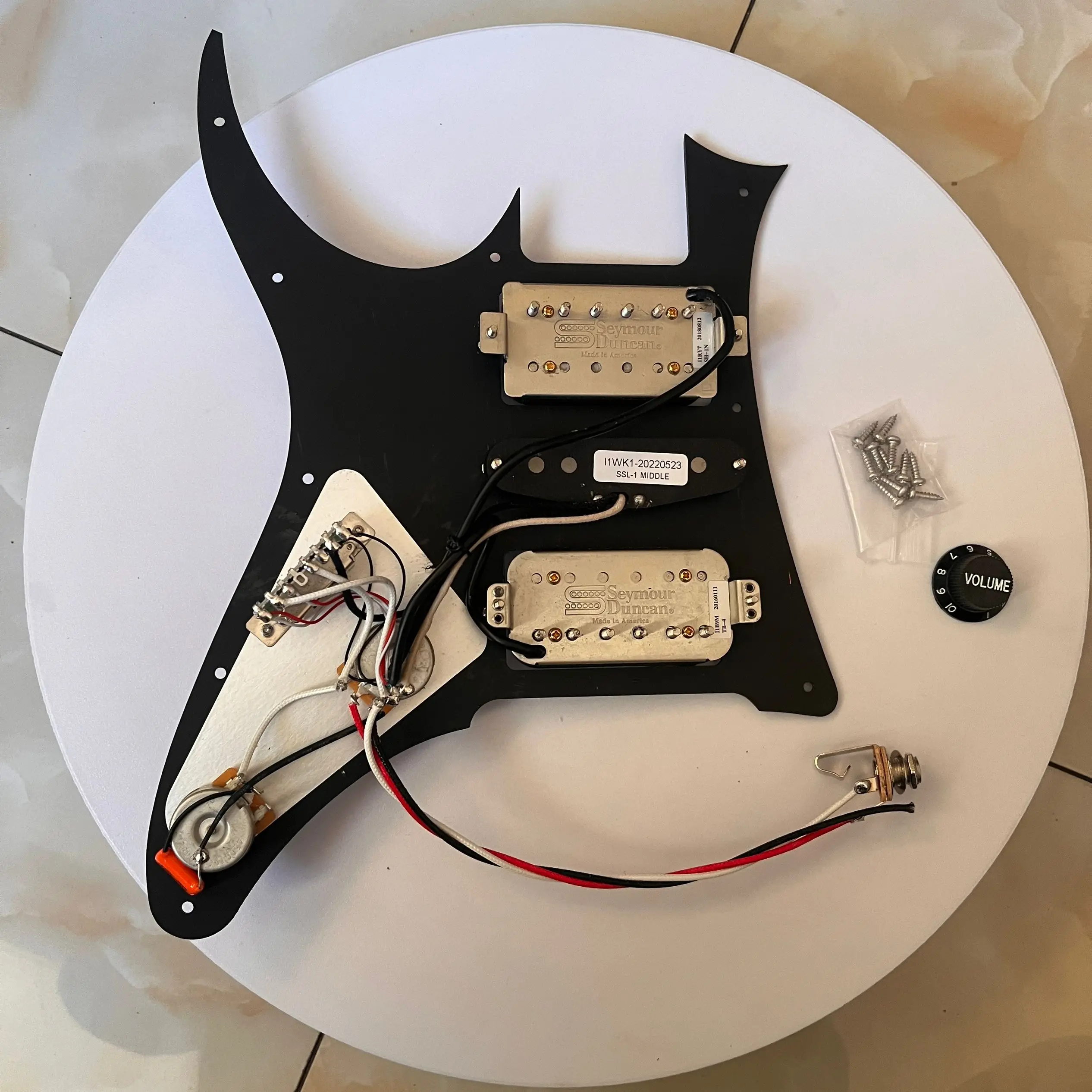 Upgrade Loaded Prewired HSH Pickguard Black Humbucker Pickups set Harness for Guitar Professional Guitar Parts