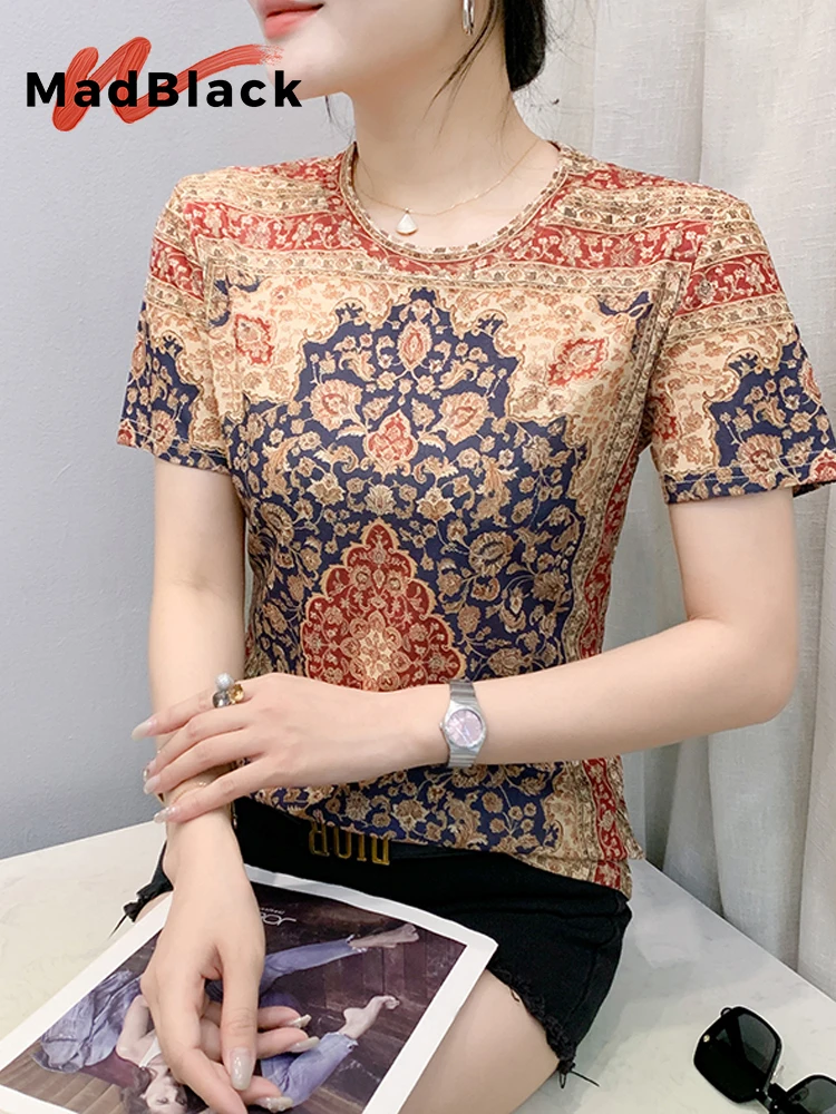 

Женская футболка MadBlack, европейский стиль, сексуальный круглый вырез, геометрический принт, уличная одежда, короткий рукав, облегающая, размеры S-3XL, трикотажная, весна 2026, T61603CC