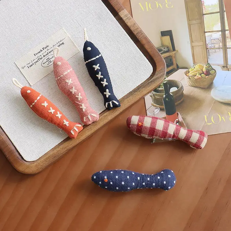 2Pcs Soft Linen Small Fish Shaped Doll Bags Clothing Shoes Hats Accessories