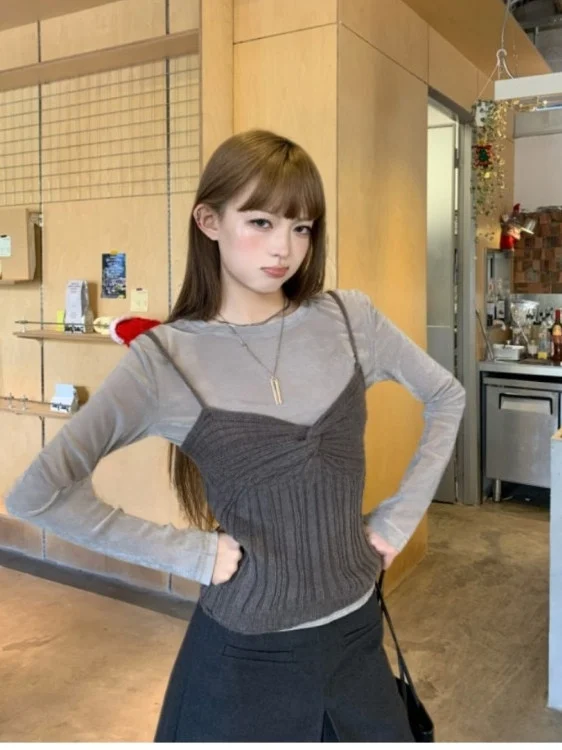 

Мягкий и нежный женский комплект из двух предметов: повседневный топ с длинным рукавом и круглым вырезом, жилет с высокой талией, однотонная базовая одежда для зимы