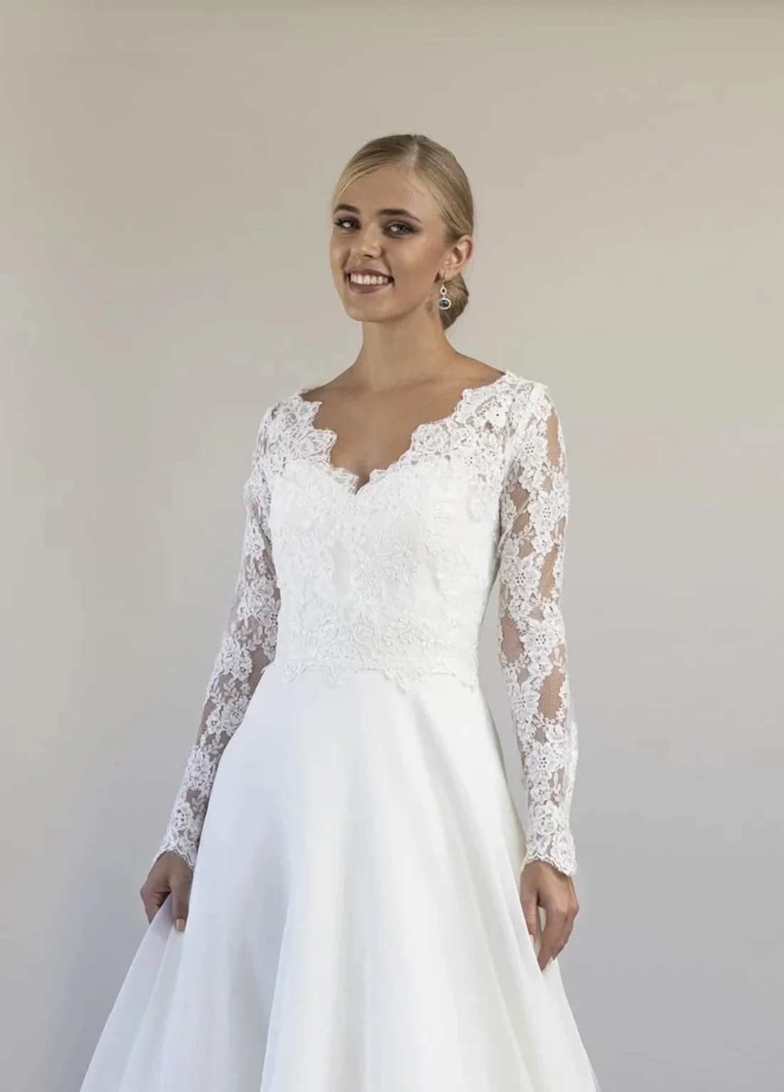  Full Sleeve Women Wedding Bolero For Bride Sheer V Neck Lace Applique Bridal Jacket Back Button Custom Made Ladies Wrap