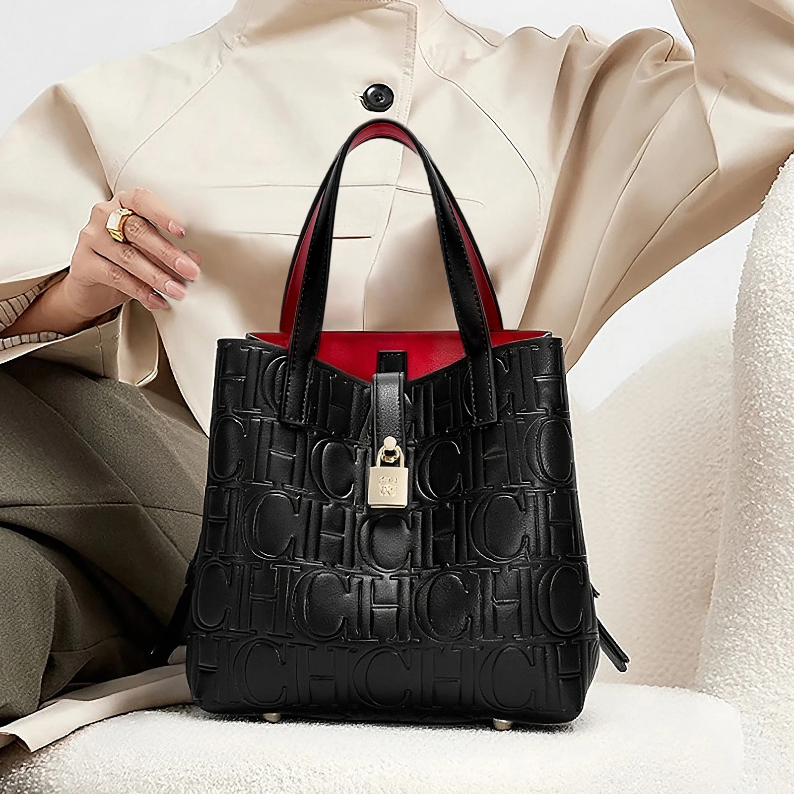 

Classic Fashion Exquisite Craftsmanship Light Luxury Design New 2025Large Capacity Tote Bag Letter Element Women's Handbag