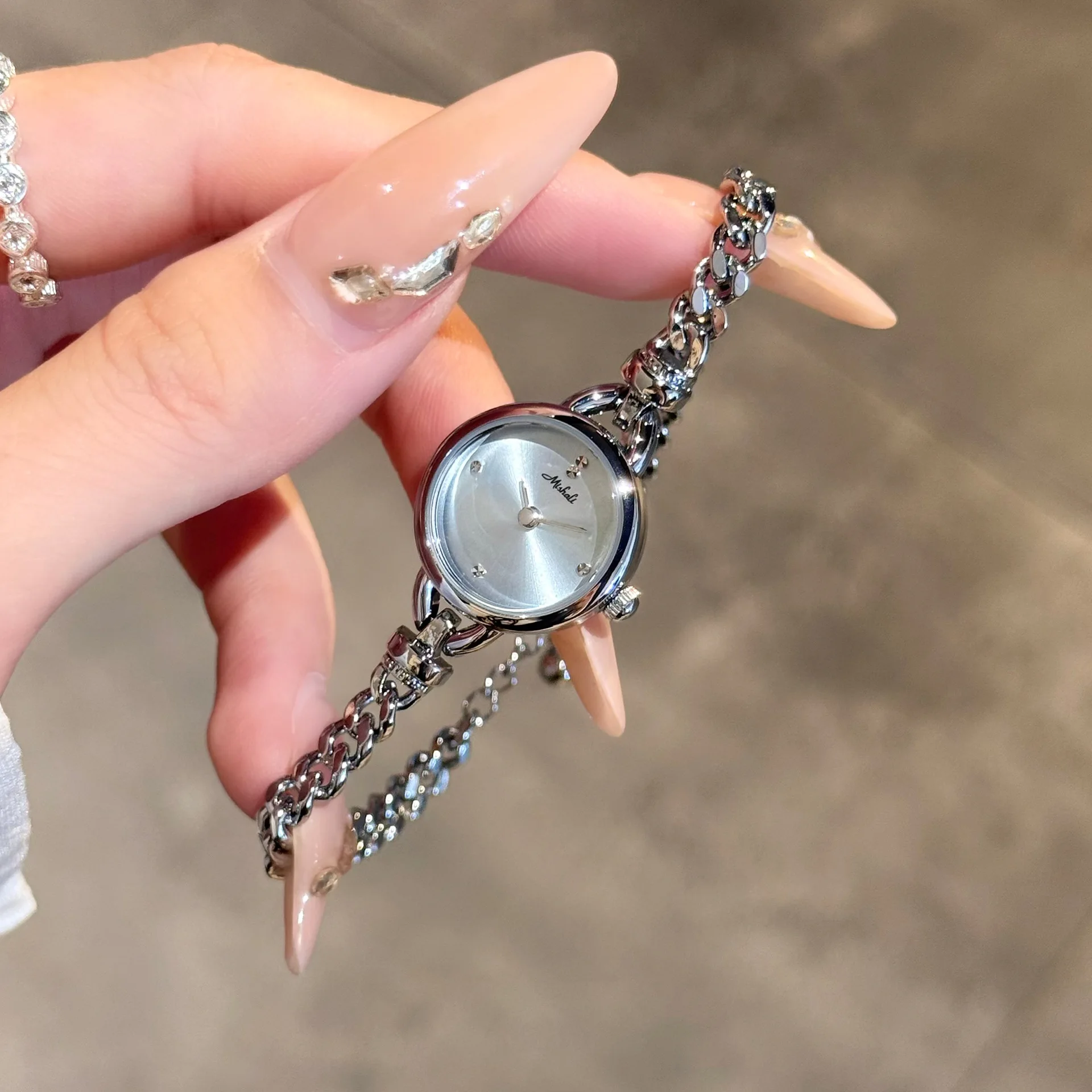 New Korean-style fashionable student quartz watch, trendy best friend small dial women's watch, exquisite women's watch.