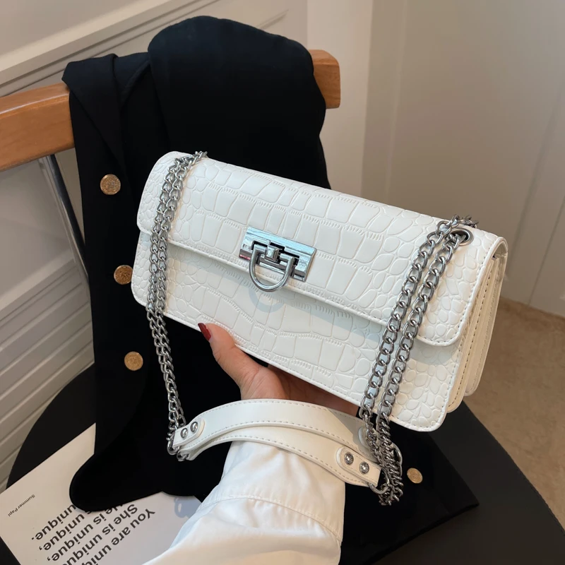 

Brand Shoulder Bag Chains Messenger Bag Fashion Girls Casual Handbag Simple Leisure Personality Small Square Women Bag