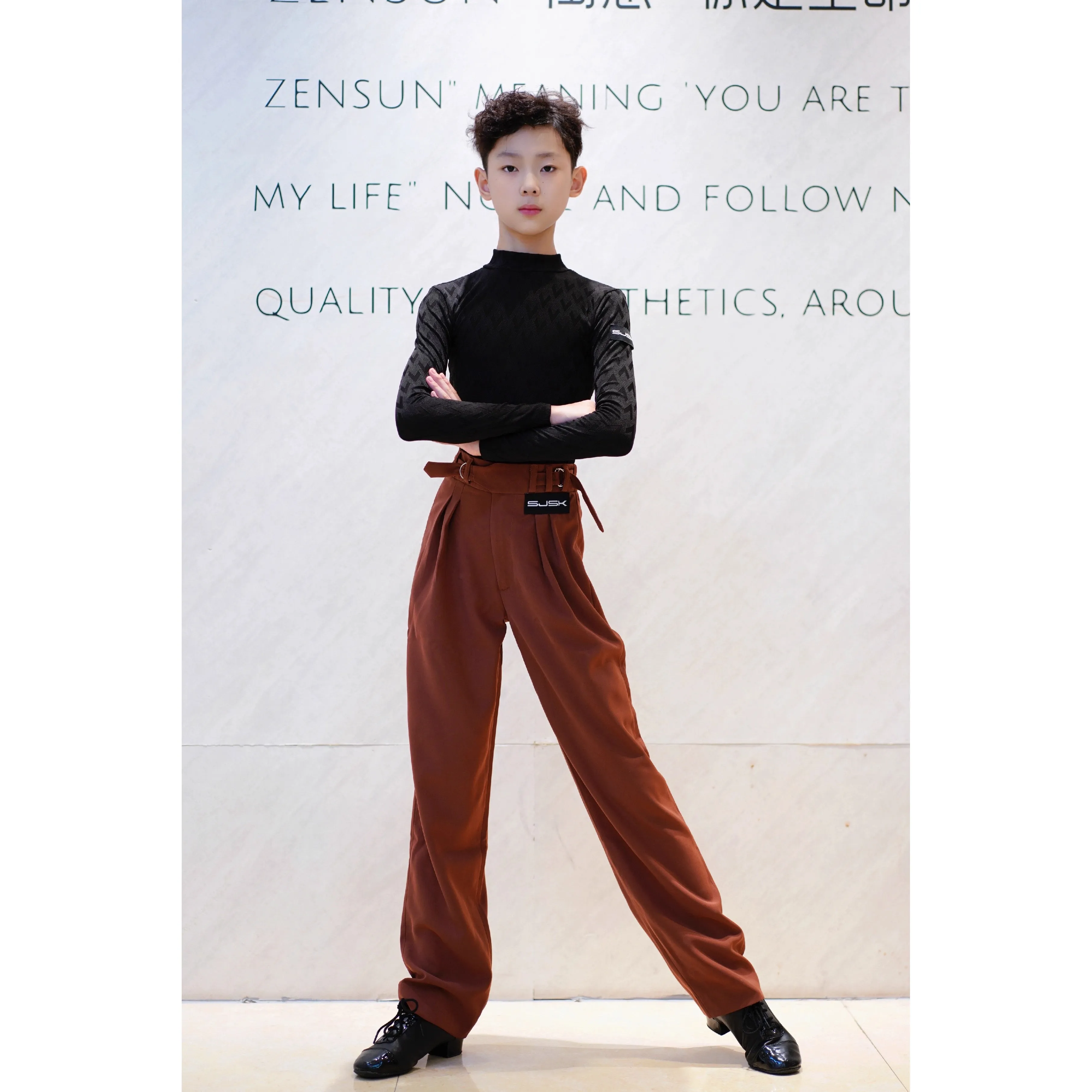 ラテンダンストップボーイズコスチューム子供長袖ハイネックトップパンツチャチャルンバタンゴラテンサンバダンス練習着DN21898