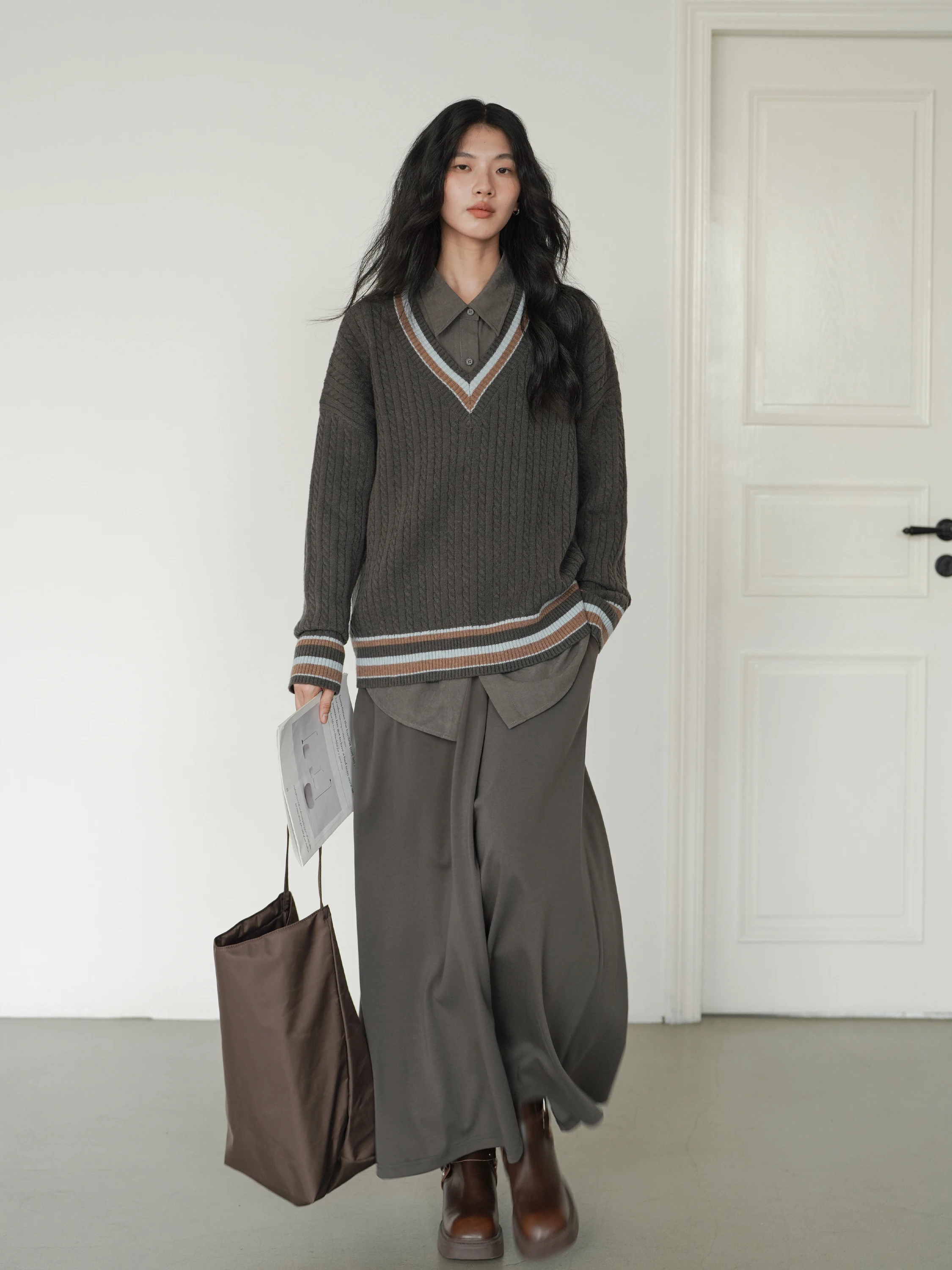 

Женский вязаный свитер EIGHTHMONTH с V-образным вырезом, свободного кроя, контрастных цветов, осенний, модный, повседневный, удобный, с длинными рукавами