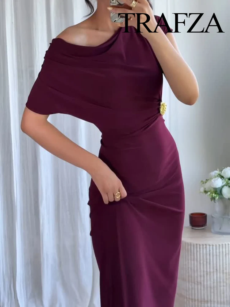 

HH Women's Fashion Accessories Pleated Ankle Length Long Dress Female Metal Decorative Temperament Slim Party 2-Color Dress