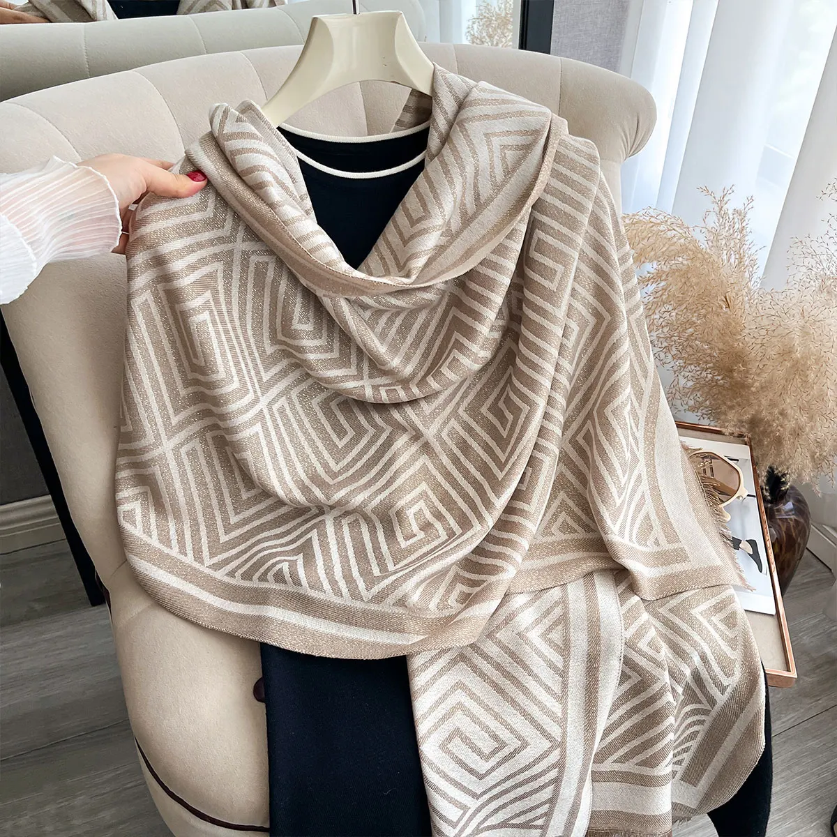 

Новый элегантный женский мусульманский хиджаб, длинный шарф с золотой нитью и весенне-осенним морозостойким шарфом, украшение, шаль, головной платок