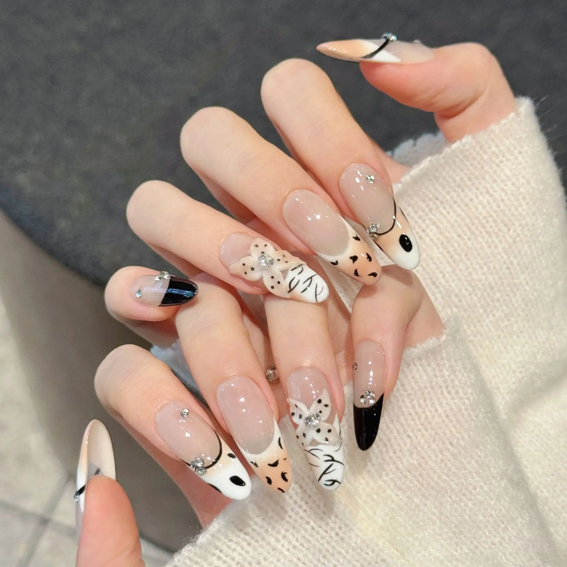 10 pièces presse sur les ongles avec maillard Floral peint à la main sculpture 3D et conception d'impression léopard avec outils 4 pièces onglets adhésifs pour ongles