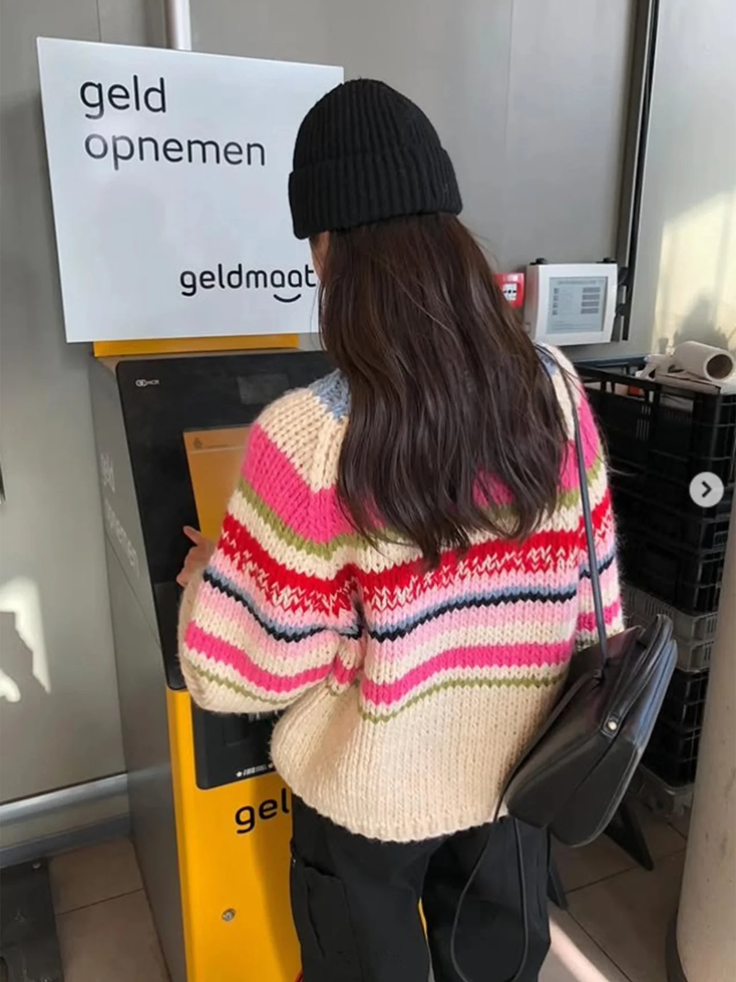 レトロな怠惰なスタイルの女性のニットセーター、ヘビーウェイト、厚く暖かい、レインボーストライプ、オーバーヘッド、冬の新作トップ