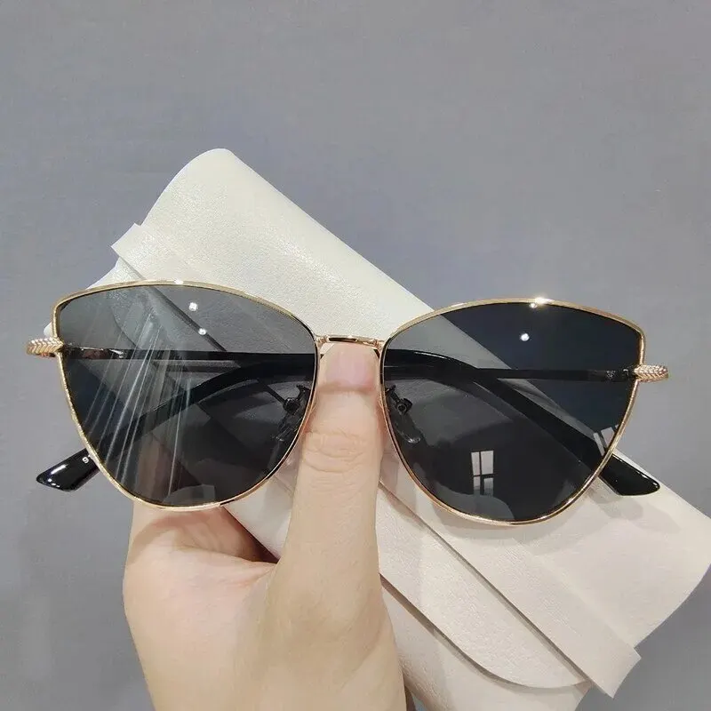 Nowe retro metalowe małe oprawki okulary przeciwsłoneczne kocie oczy styl damski europejska i amerykańska moda zdjęcie uliczne dekoracyjne Sungla