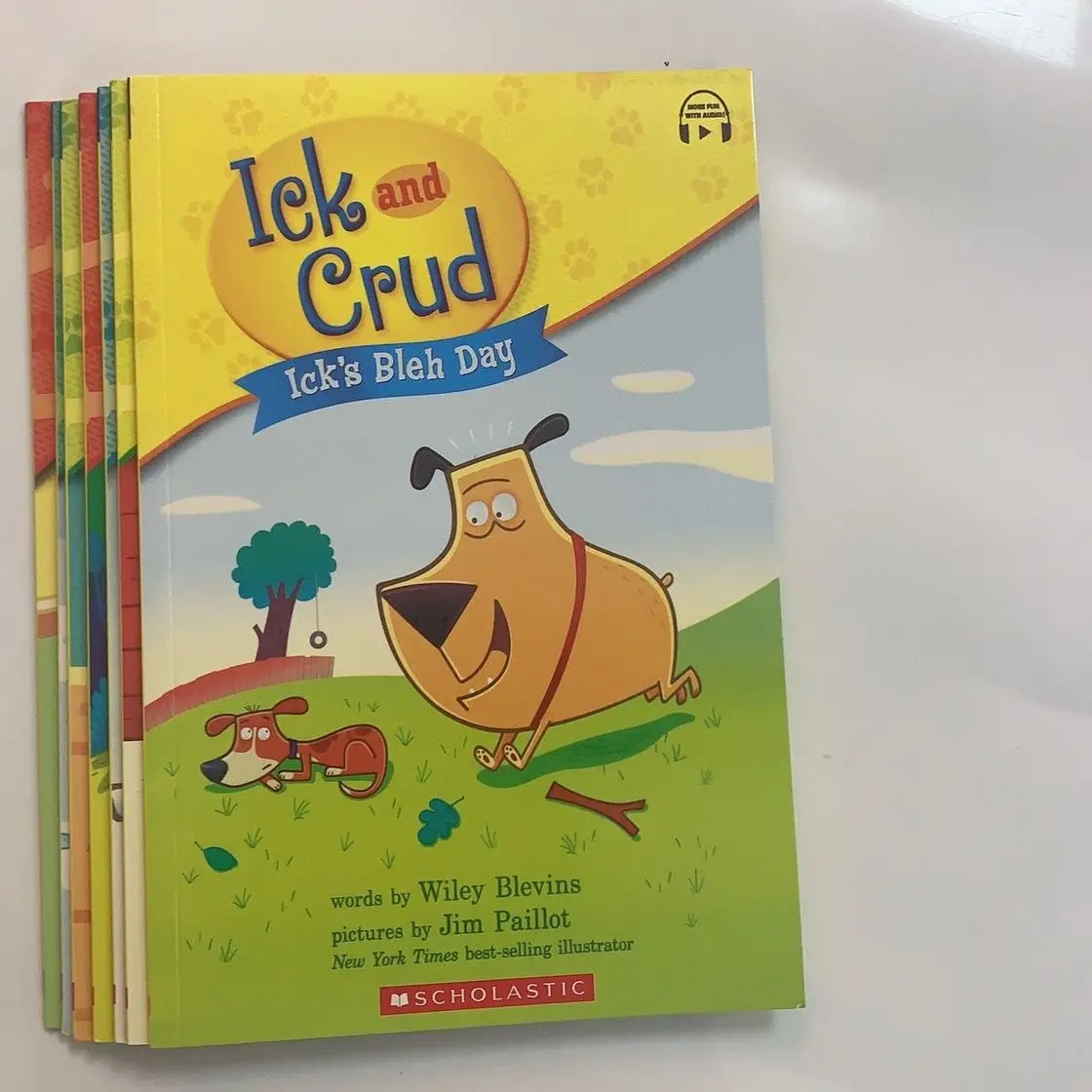 

Семь совершенно новых полноцветных иллюстрированных детских книг, в которых рассказывается о пухлых и худых собаках.