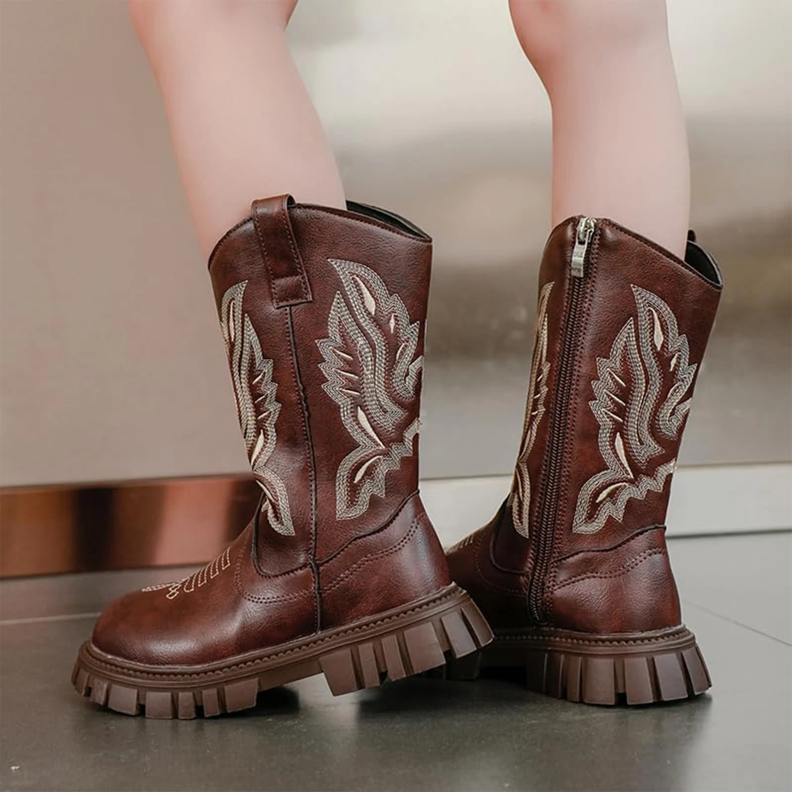 

Kids' Western Cowboy Boots Brown Cute Embroidery Zip Fashion Boots Chunky-Sole Daily Streetwear 2026 Trendy Retro Footwear Abito