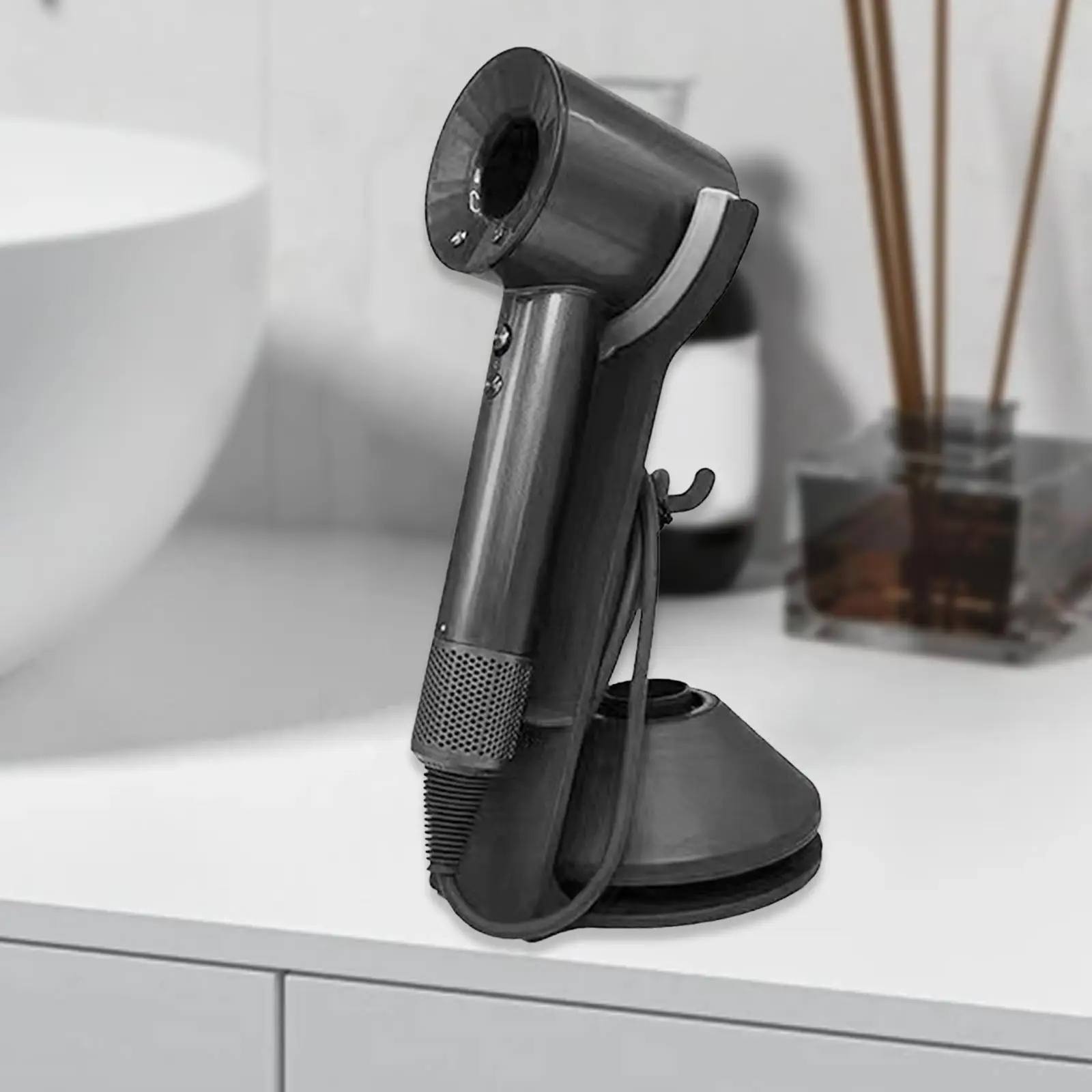 Estante para secador de pelo, soporte para secador de pelo sin taladro, estable, antiarañazos con enchufe, organizador de cables para mesita de noche, tocador