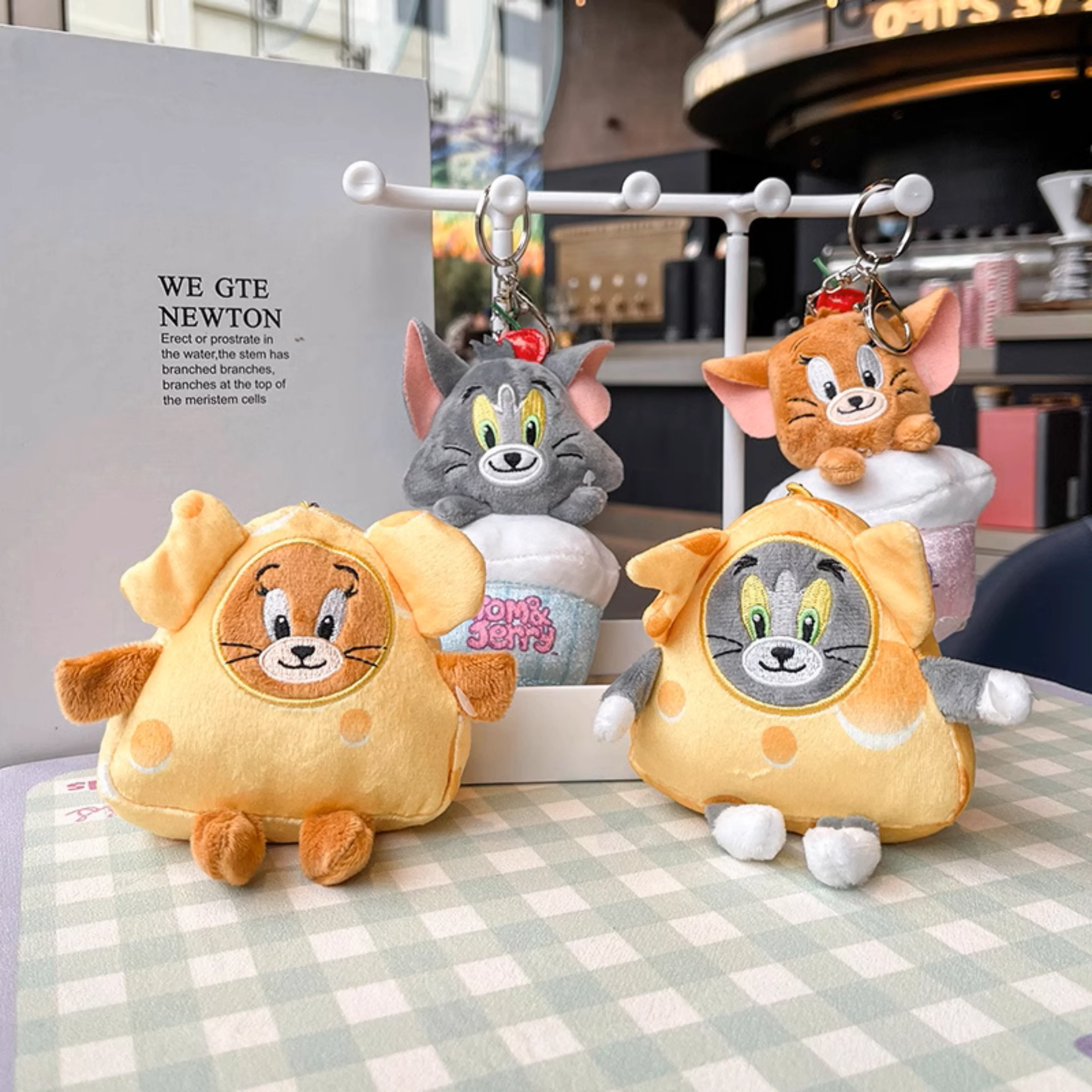 LLavero de peluche de dibujos animados de Tom y Jerry, figura de Anime, accesorios para queso, mochila, bolso, colgante, muñeca, regalo de Festival para niños