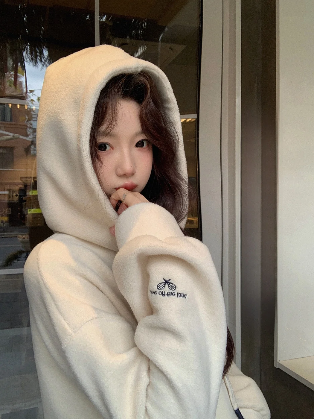 

Утепленная толстовка Ibell Zhang Thiened 500г с капюшоном, вышивкой, мягкая, теплая, женская одежда, Зима 2025