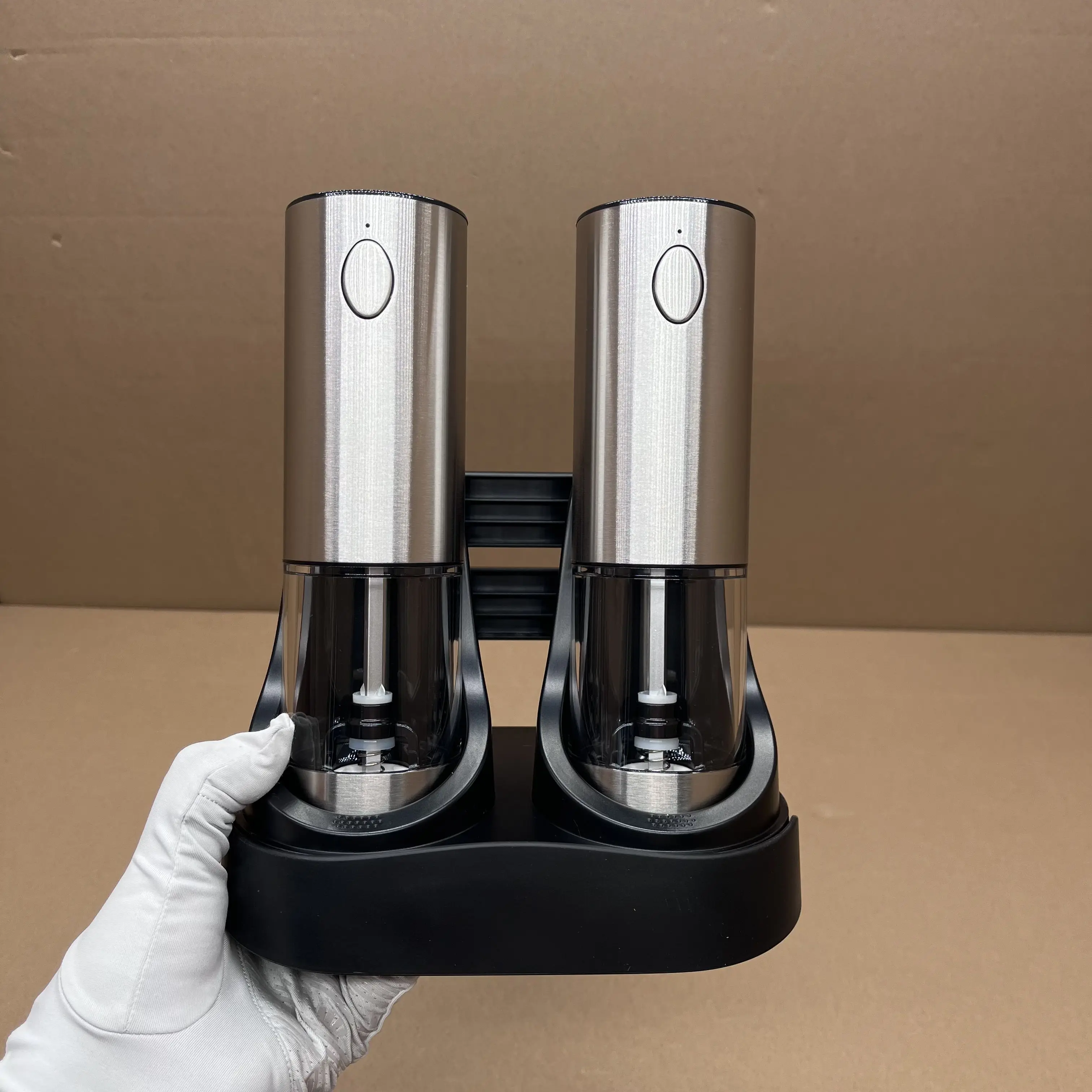 

Rechargeable Base-Charging & Button-Control Electric Pepper Mill Stainless Steel Kitchen Tools Gadgets Mills