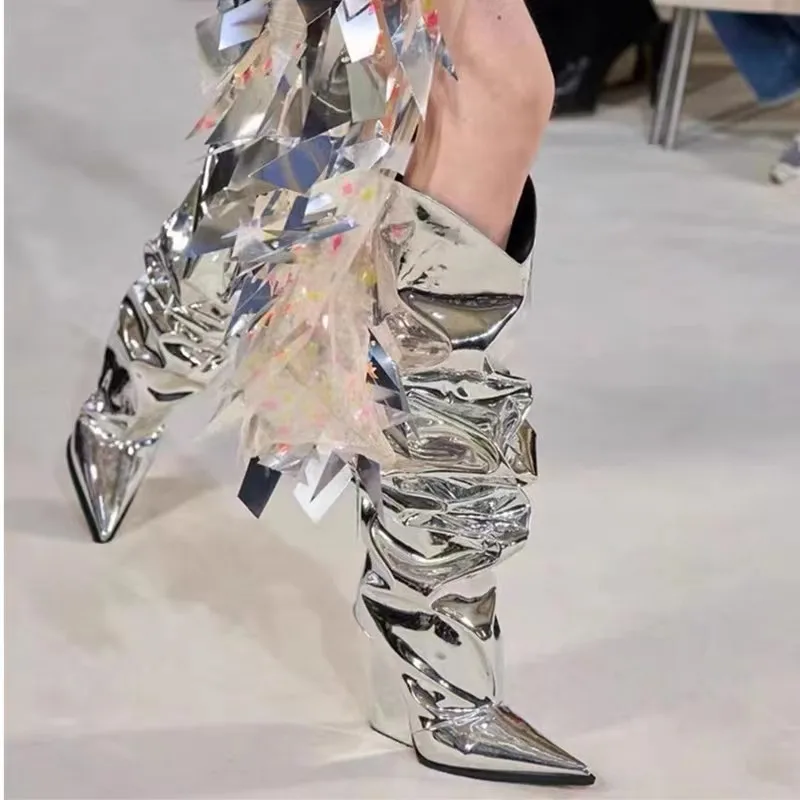 

Faionable Laser ine Женские длинные ботинки большого размера на каблуке и острым носком для молодых женщин