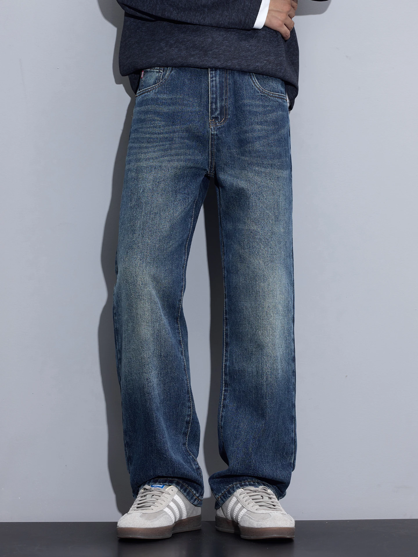 กางเกงยีนส์ทรงหลวมสไตล์อเมริกันลำลองสำหรับผู้ชาย ทรงตรงทันสมัย เรียบง่าย เหมาะกับฤดูใบไม้ร่วง กางเกงขายาวอเนกประสงค์ ผ้าผสมคอตตอนและโพลีเอสเตอร์