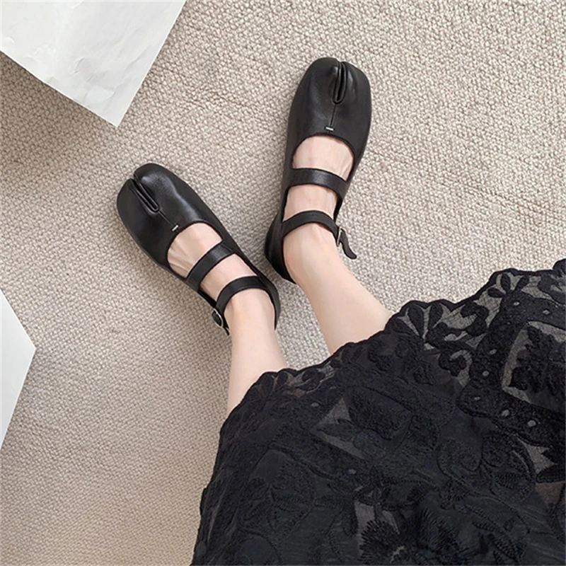 Designer Split Toe Flats Shoes Buckle Strap Women Comfort Bottom Ballerina Shoes Soft Leather Solid Outdoor Footwear