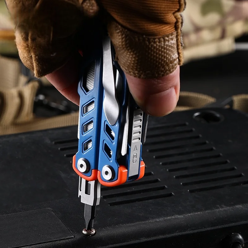 

Multifunction Precision Punching Pliers - High-End Outdoor Survival Folding Toolset
