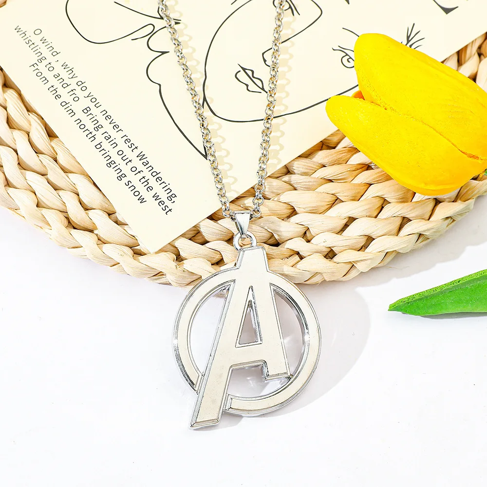 Avengers Logo Anhänger-Halskette Superhelden-Mode Coole Schmuck-Accessoires für Filmfans Einzigartige Geschenkidee – Detail 6