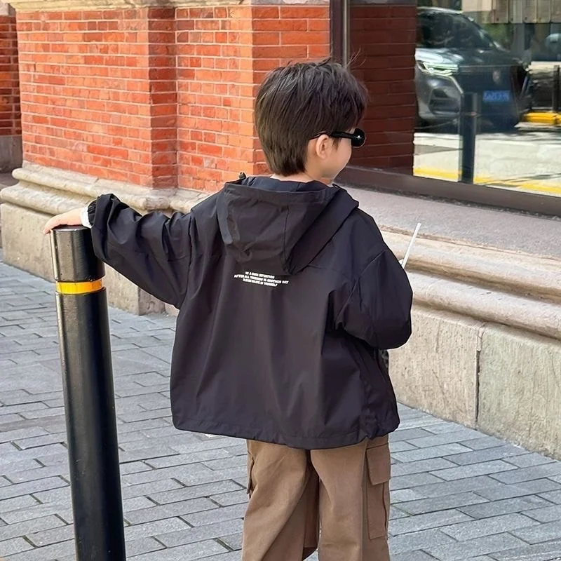 아동 코트 2025 봄 새 소년 한국어 버전 컬러 블록 후드 자켓 남여 스포츠 컬러 블록 탑 봄, 가을