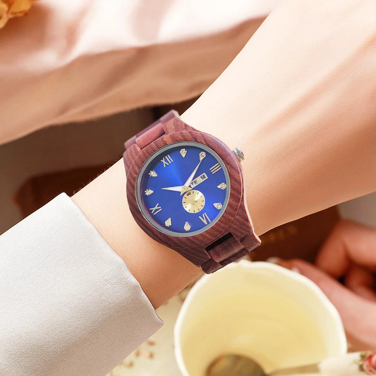 Wood Women Watches Wrist for Woman Luxury Fashion Ladies Quartz Wristwatches Luminous Date Week Wooden Watch Girlfriend Gift