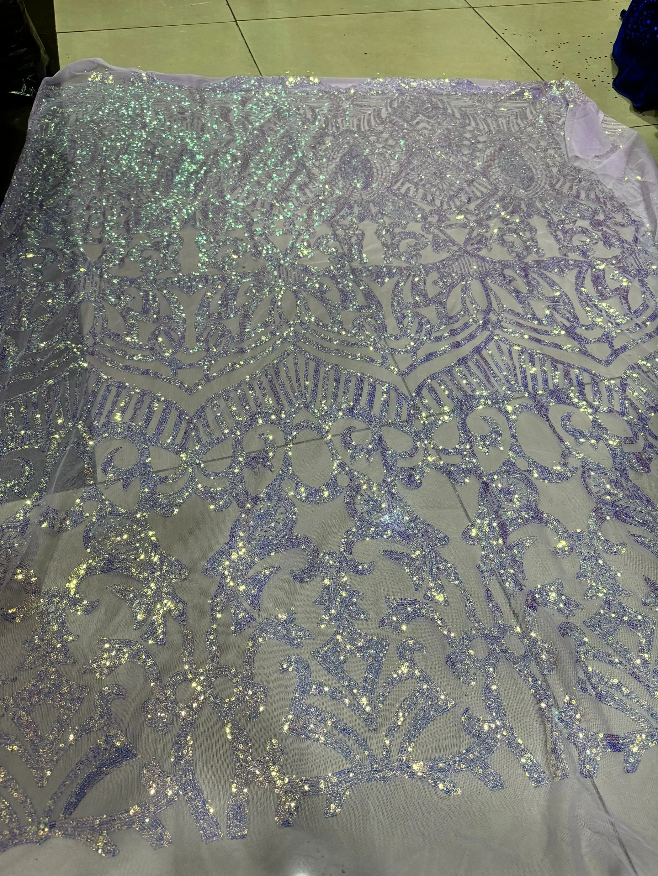 

Mullticolour African Symmetric Embroidered Sequin Lace Fabrics Nigerian French Tulle Lace Fabric Party Dress Material