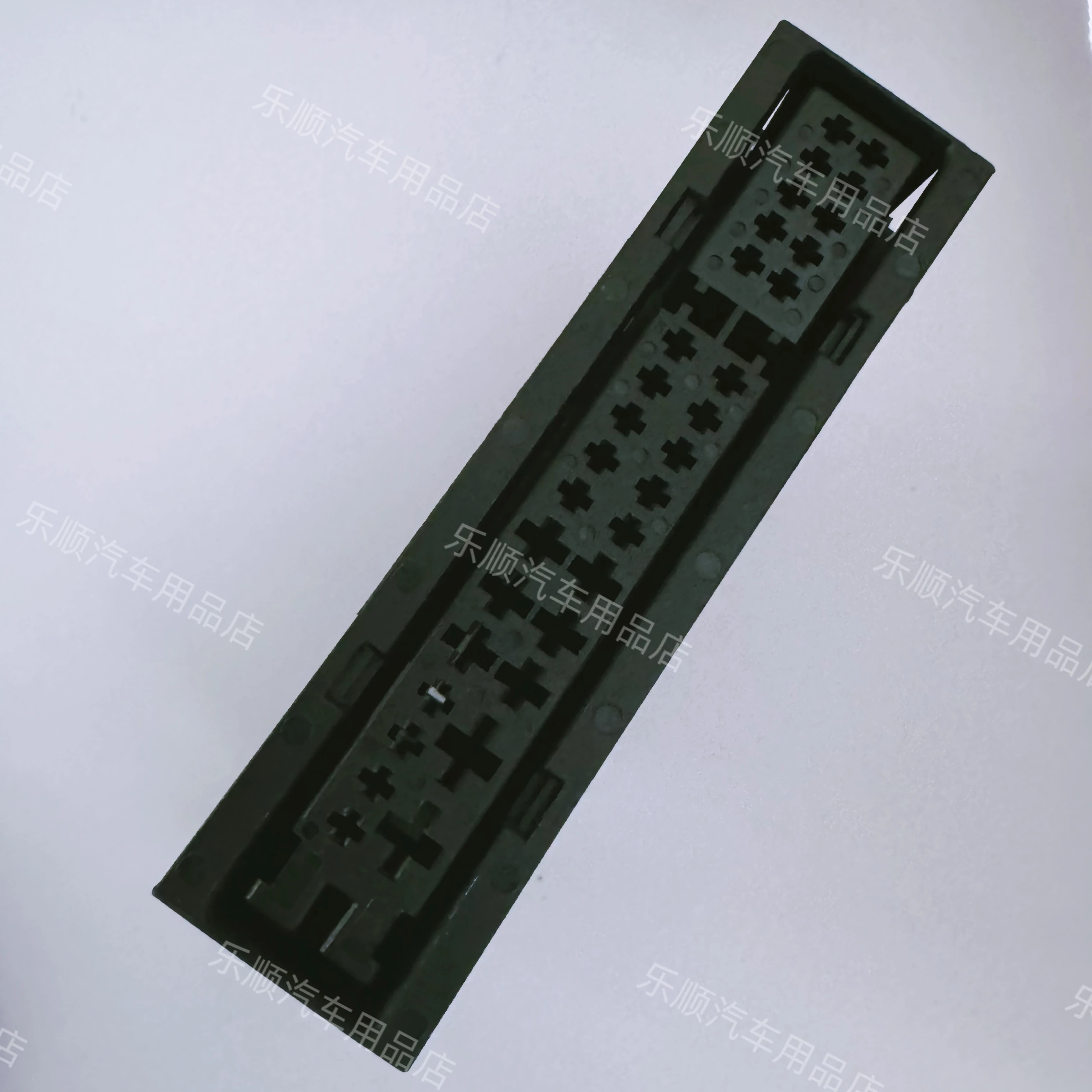 

1534180-1/1534531-1 Suitable for M ercedes Benz 32P black male shell Dana amplifier connector plug 1534180-1/1534531-1