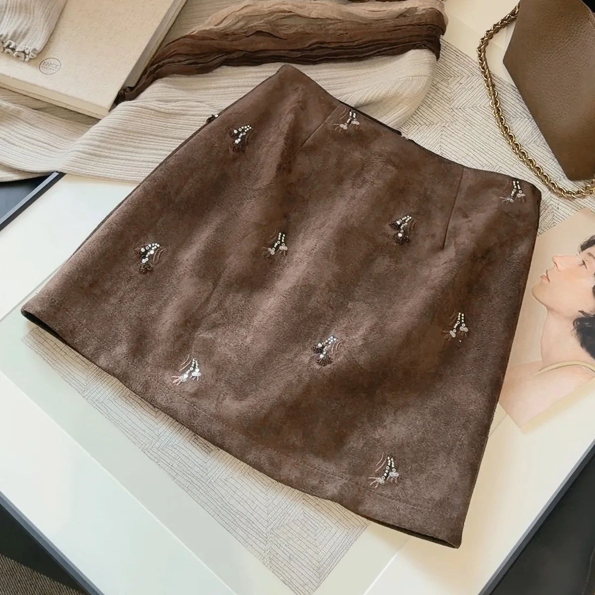 Retro Embroidery Beaded Suede Skirt Women's Autumn and Winter New High Waist A Word Anti-light Hip Skirt