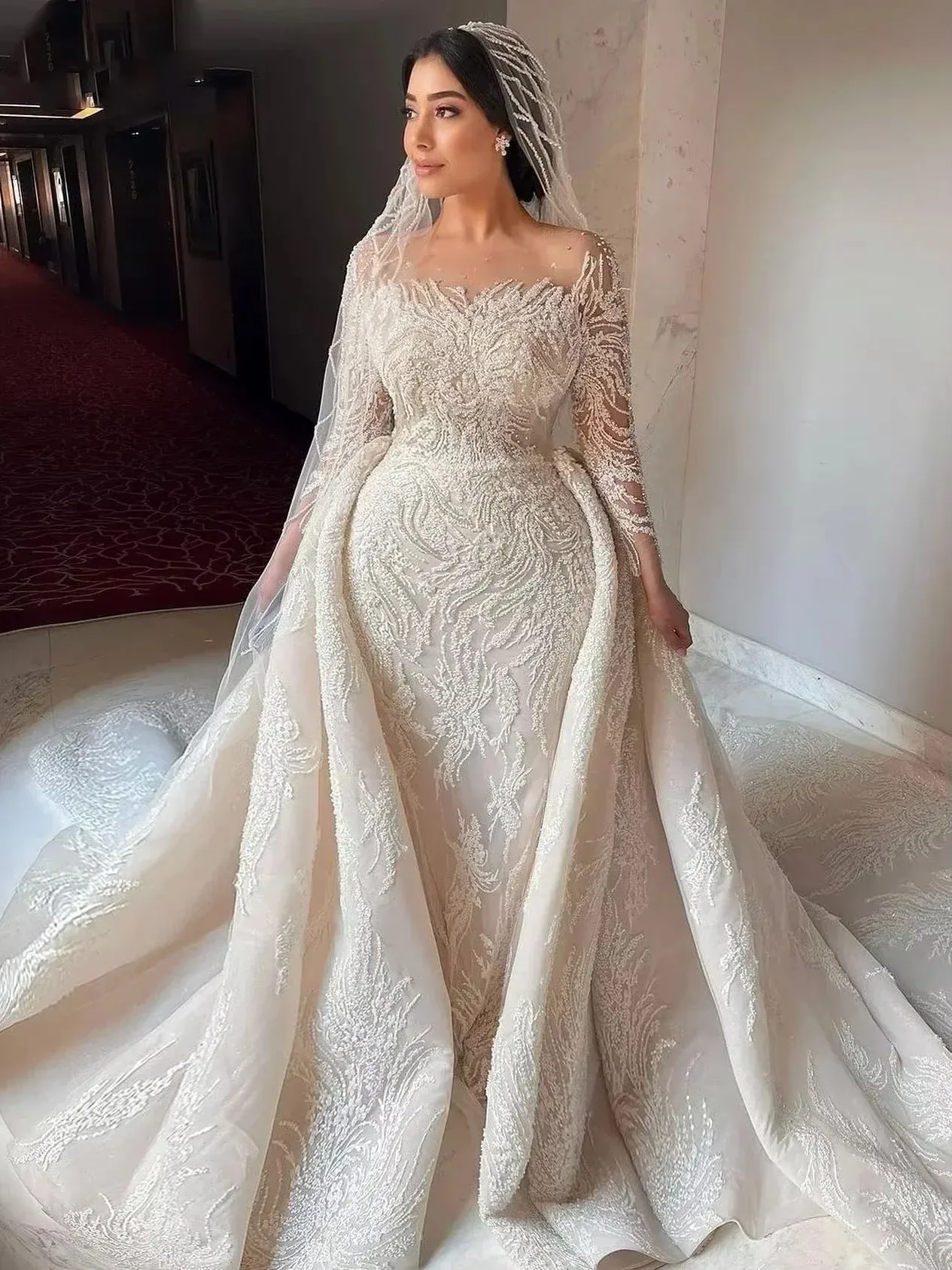 2026 Abito da sposa a sirena a maniche lunghe in raso bianco da donna Abito da sposa Abito da sposa da donna Coda staccabile personalizzato
