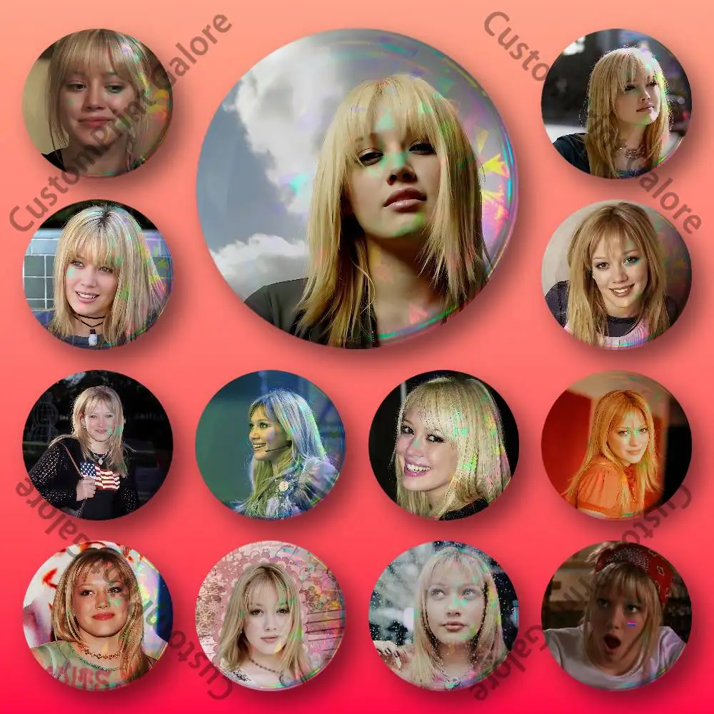 

H-Hilary D-Duff Laser Film Badge Tinplate Brooch Lapel Pin HD Print Badge for Decoration DIY Accessories Gift