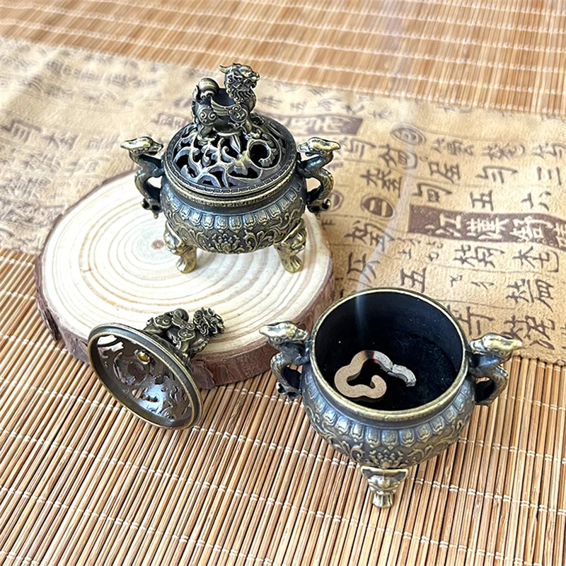 Vintage Alloy Incense Burner Stick Holder Three Legged Hollow Out Mini Sandalwood Censer Incense Burner Home Decoration