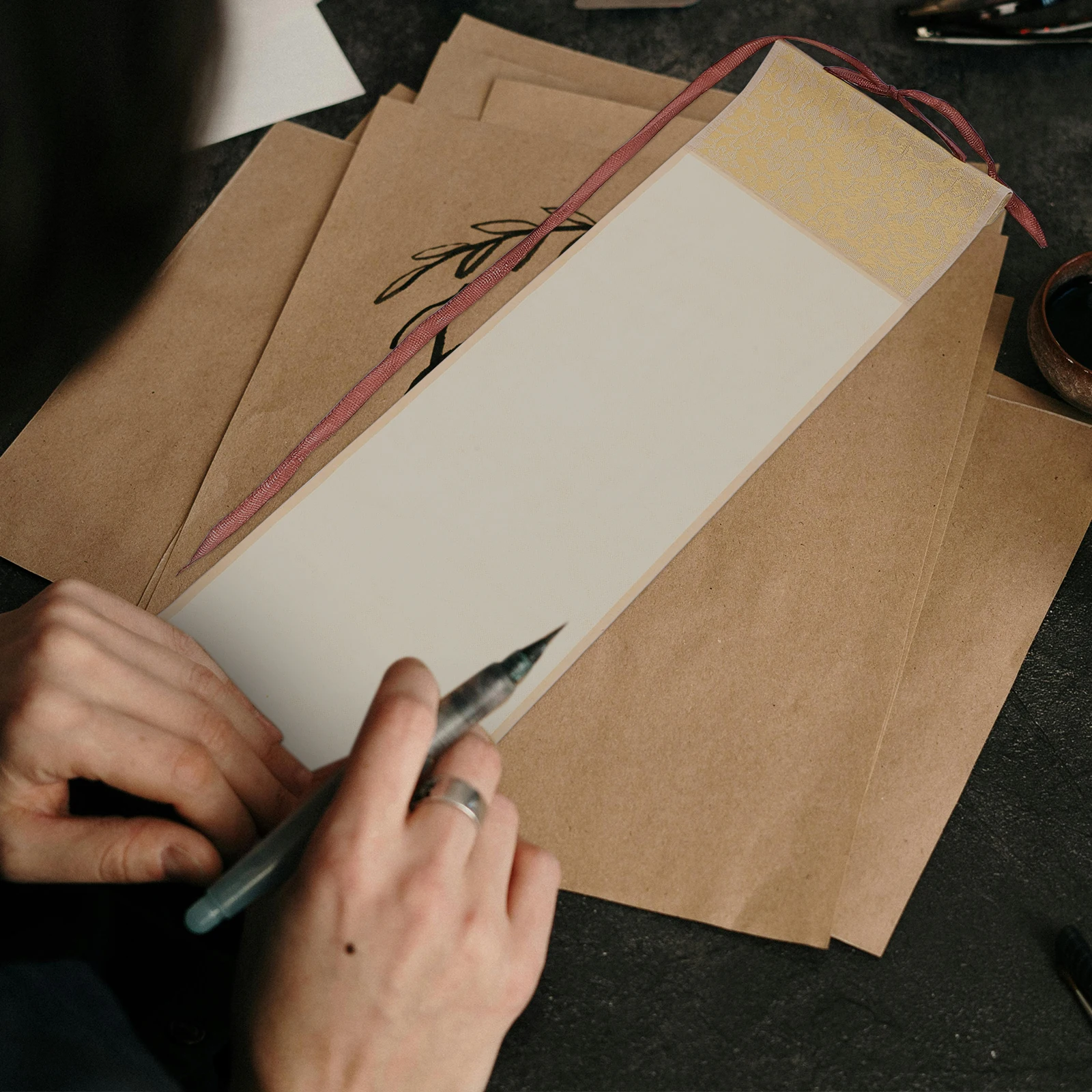 

Retro Blank Paper Scroll Small Size Chinese Calligraphy Painting Wall Hanging Decor for Living Room Bedroom Office Study