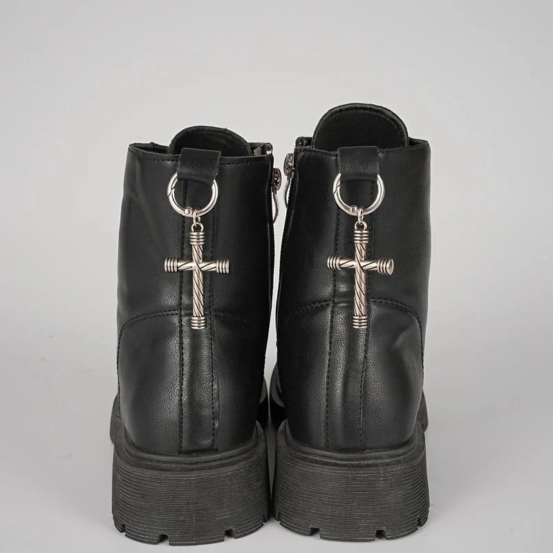 2Pcs Gothic Twisted Cross Silver Metal Shoe Pendant Punk Boots Detachable Suspension Accessories Y2K Decorations