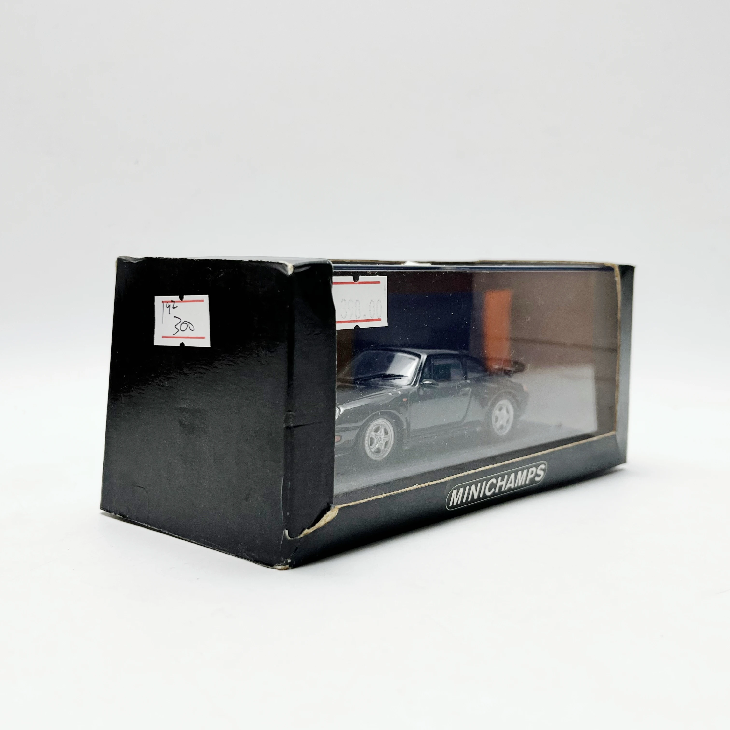 

Модель автомобиля из сплава MINICHAMPS 1/43 Porsche 911