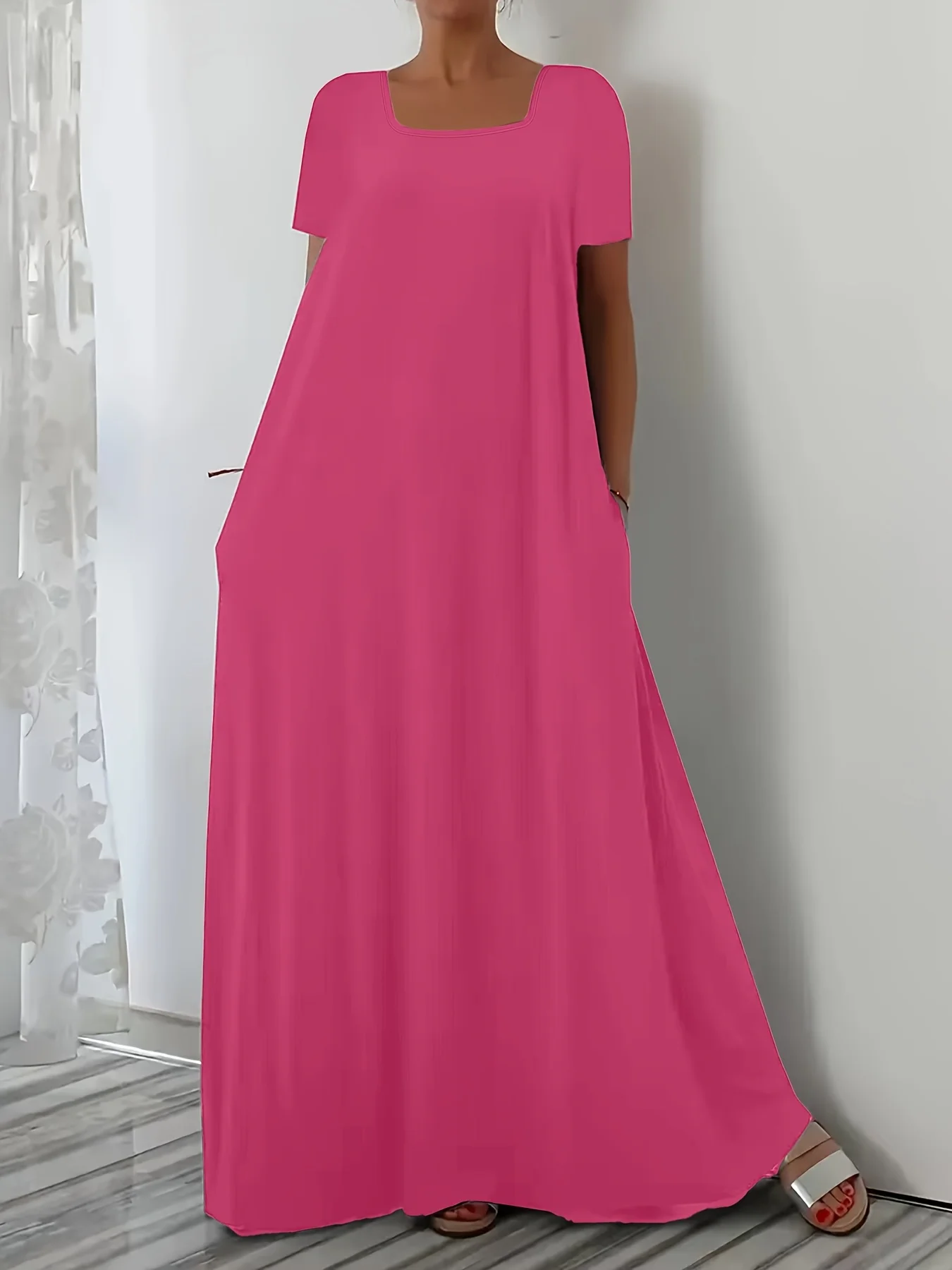 Großes Sommerkleid mit eckigem Ausschnitt, locker geschnitten, lässig, lang, schwarz, Kurzarm mit Tasche, im Lazy-Style, Übergröße – Detail 4