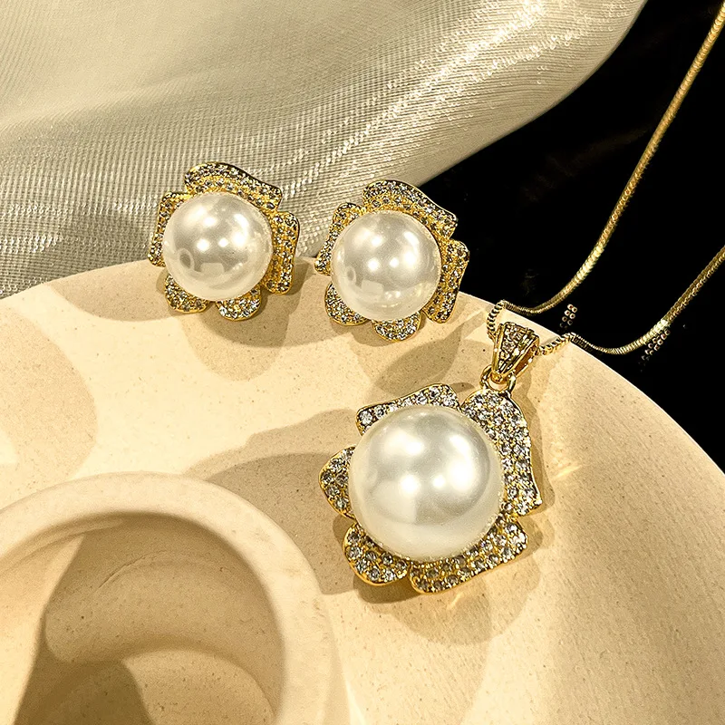 

Gold Plated Flower Shaped Jewelry with White Pearl Zircon Elegant Pendant Necklace Earrings for Women Vintage Party Accessories