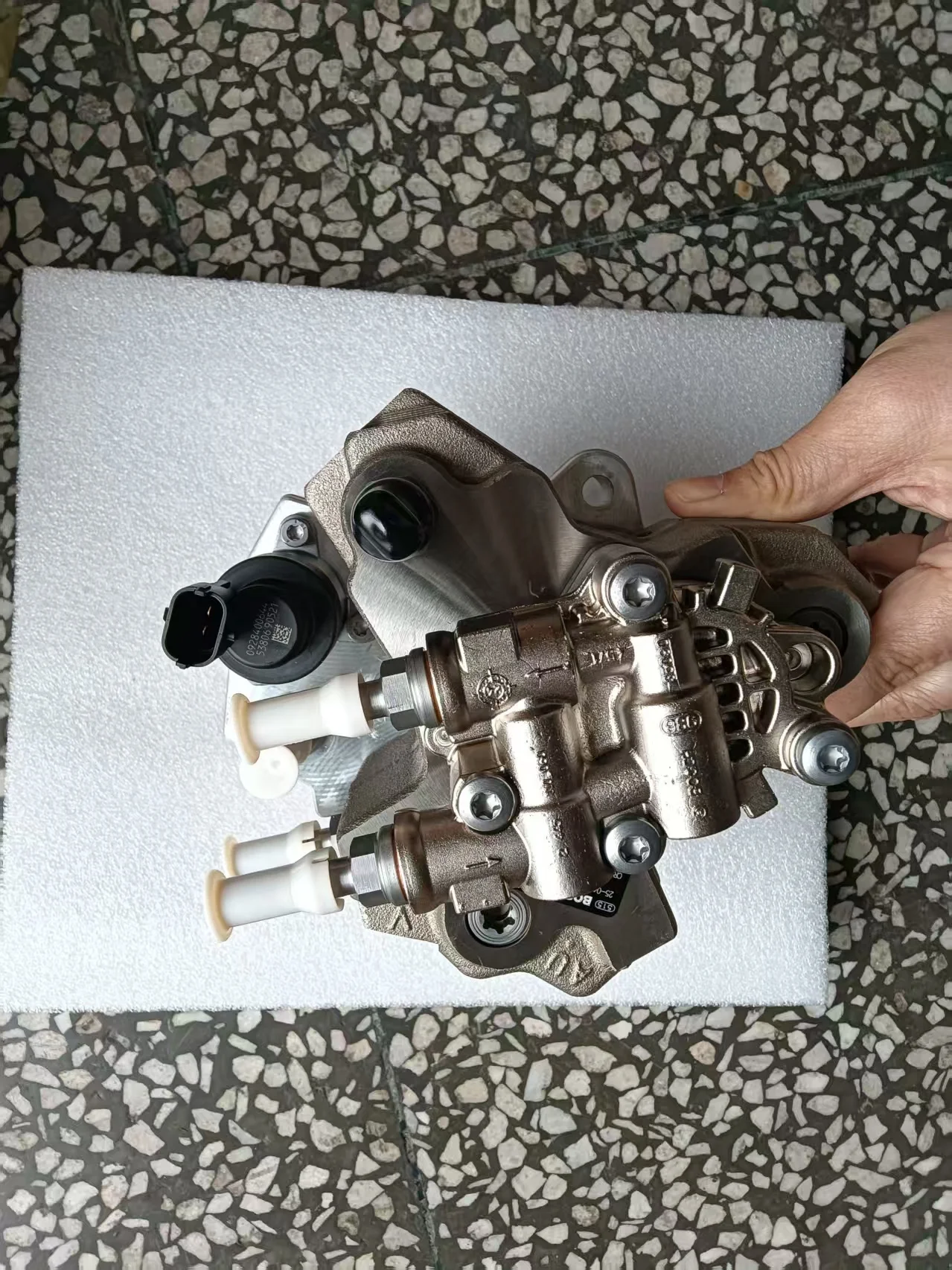 مضخة وقود المحرك الأصلية Cum mins ISDE ISF3.8 مضخة زيت الضغط العالي CP1 مضخة الديزل 4988595 #3