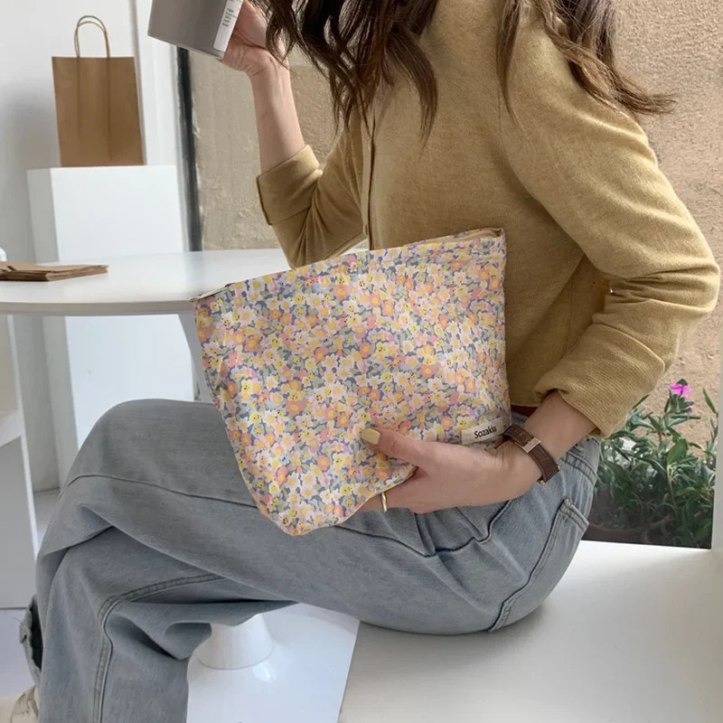 Bolsa de cosméticos Floral de tela de algodón para mujer, bolsa de almacenamiento de maquillaje, bolsa de cosméticos con cremallera de estilo