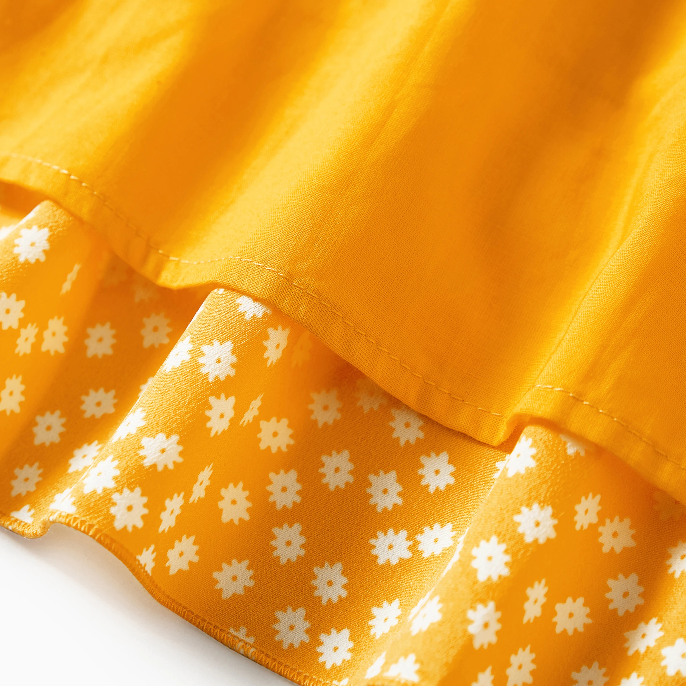 PatPat Gelbes Damenkleid mit Blumenmuster, V-Ausschnitt, Gürtel, Rüschensaum und verstecktem Druckknopf
